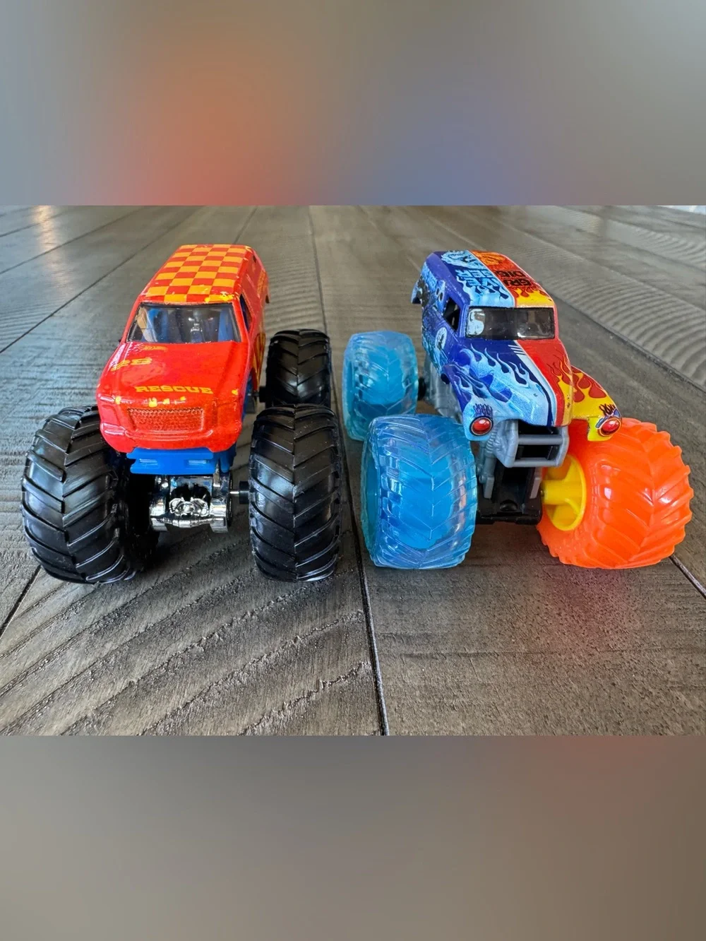 Hot Wheels Town Hauler & Monster Jam Fire Ice Grave Digger Monster Trucks